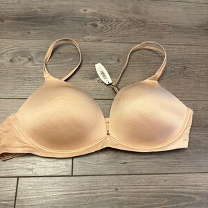Victoria’s Secret Very Sexy No Wire Bra NWT
